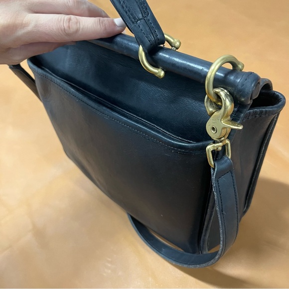 Vintage Coach Willis 9927 Black Leather Crossbody Bag - Picture 4 of 9